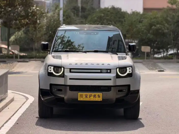 Land Rover Defender 2023 Model 110 3.0T P400 X-Dynamic HSE