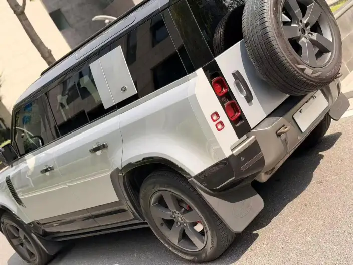 Land Rover Defender 2023 Model 110 3.0T P400 X-Dynamic HSE – фото 10