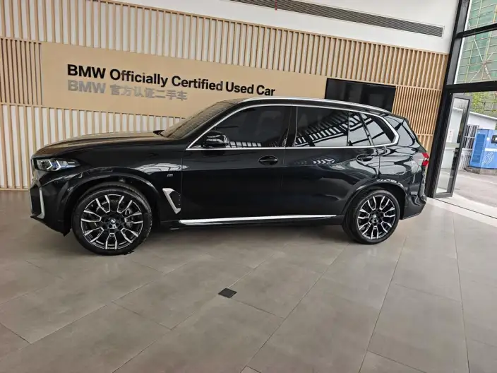 BMW X5 2023 Model xDrive40Li M Sports Set – фото 4