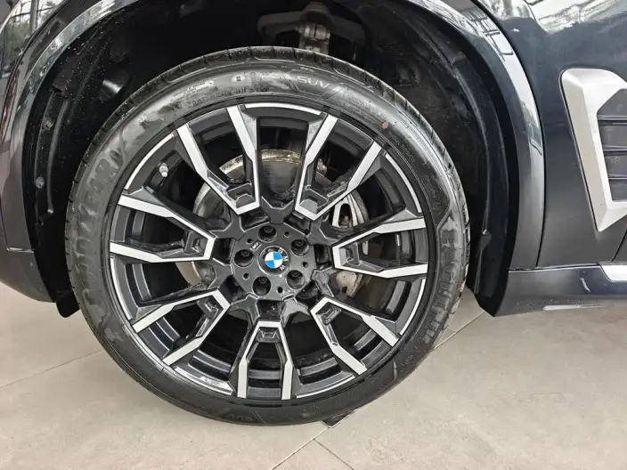 BMW X5 2023 Model xDrive40Li M Sports Set – фото 10