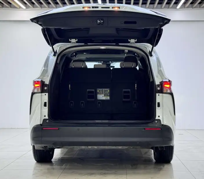 Toyota Sienna 2023 Model Hybrid 2.5L Comfort Edition – фото 8