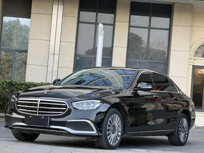 Mercedes-Benz E-Class 2023 Model E 300 L Luxury Model sedan – фото 1