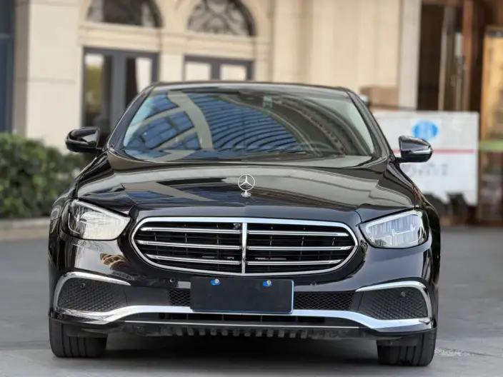 Mercedes-Benz E-Class 2023 Model E 300 L Luxury Model sedan – фото 2