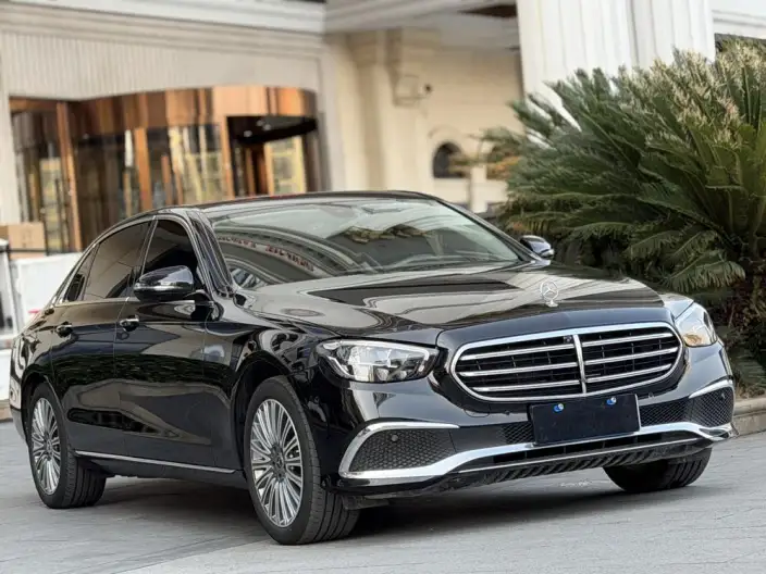 Mercedes-Benz E-Class 2023 Model E 300 L Luxury Model sedan – фото 3