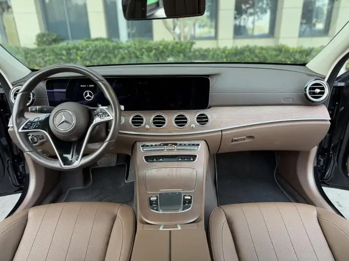 Mercedes-Benz E-Class 2023 Model E 300 L Luxury Model sedan – фото 8