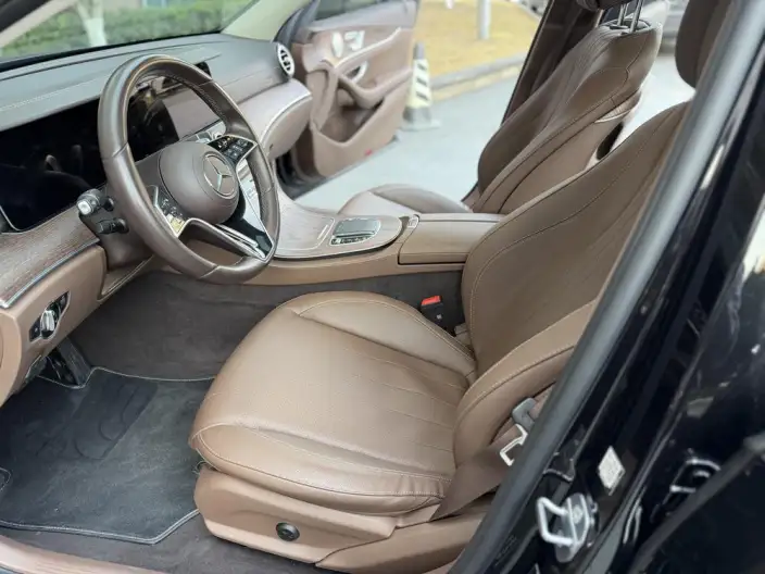 Mercedes-Benz E-Class 2023 Model E 300 L Luxury Model sedan – фото 10