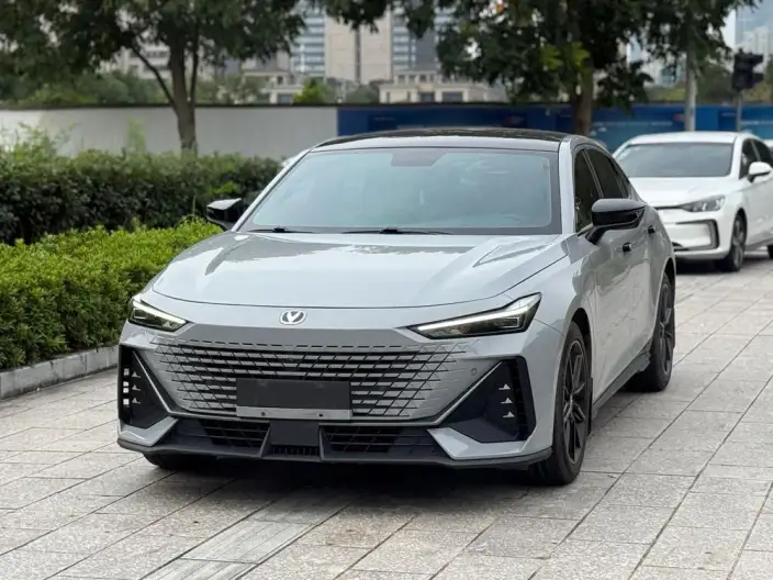 Changan UNI-V 2022 Model 1.5T Noble Model