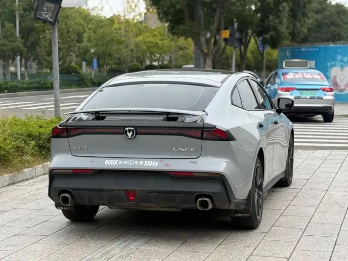 Changan UNI-V 2022 Model 1.5T Noble Model – фото 5