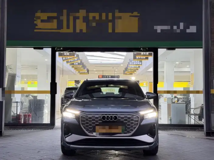 Audi Q4 e-tron 2022 Model 40 e-tron Genesis Edition – фото 2