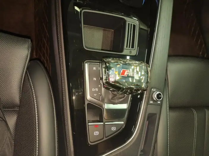 Audi A4 L 2024 Model 40 TFSI Luxury Dynamic Model – фото 9