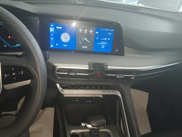 Changan CS35 PLUS 2023 Model Changxiang Edition Blue whale NE 1.4T DCT Luxury Model – фото 9