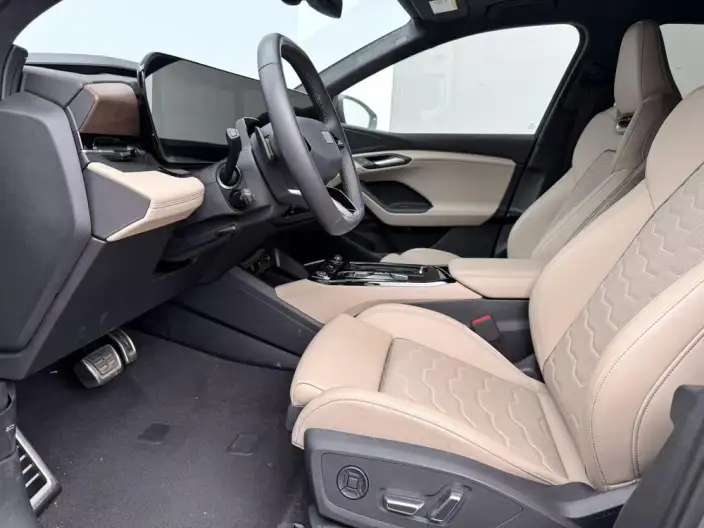 AUDI Q6L e-tron 2026 Model First Edition Pilot Edition – фото 8
