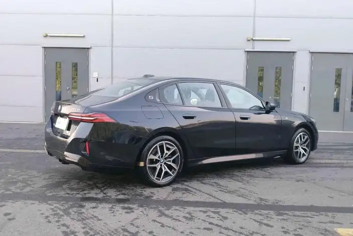 BMW i5 2025 Model eDrive40L M Sports Set – фото 5