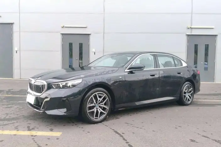 BMW i5 2025 Model eDrive35L M Sports Set – фото 1