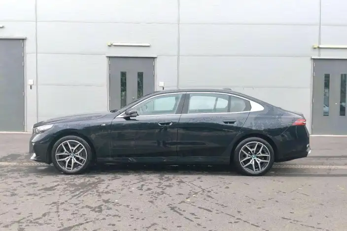BMW i5 2025 Model eDrive35L M Sports Set – фото 3