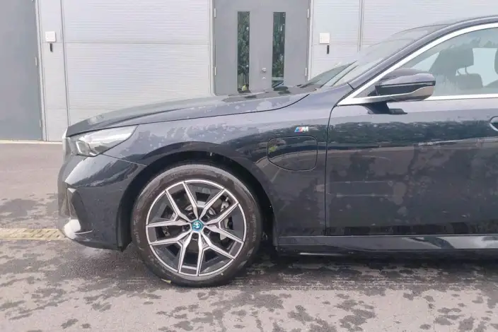 BMW i5 2025 Model eDrive35L M Sports Set – фото 7