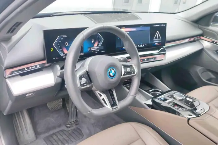 BMW i5 2025 Model eDrive35L M Sports Set – фото 8
