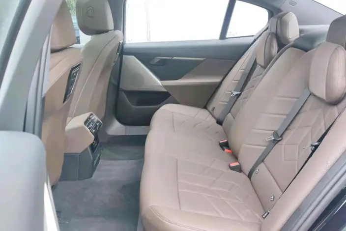 BMW i5 2025 Model eDrive35L M Sports Set – фото 10