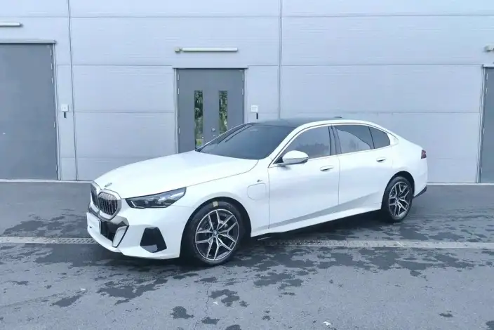 BMW i5 2024 Model eDrive35L M Sports Set – фото 1