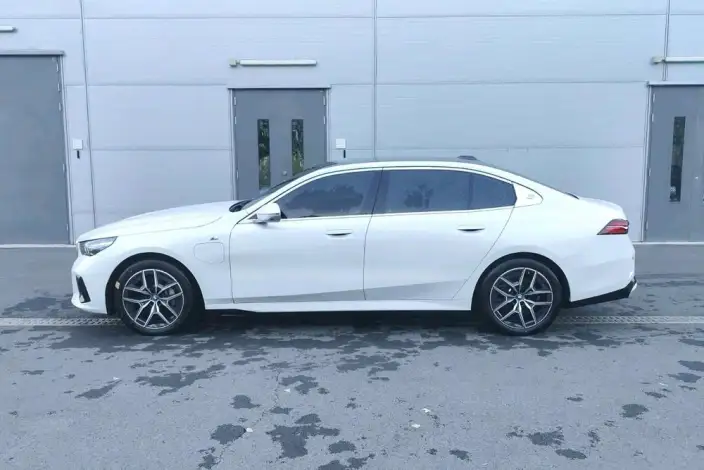 BMW i5 2024 Model eDrive35L M Sports Set – фото 3