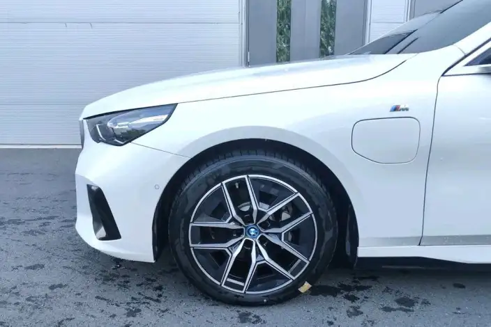 BMW i5 2024 Model eDrive35L M Sports Set – фото 7