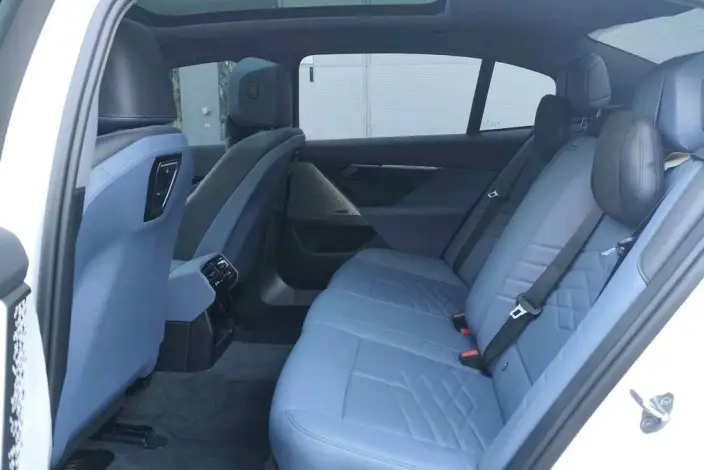 BMW i5 2024 Model eDrive35L M Sports Set – фото 10