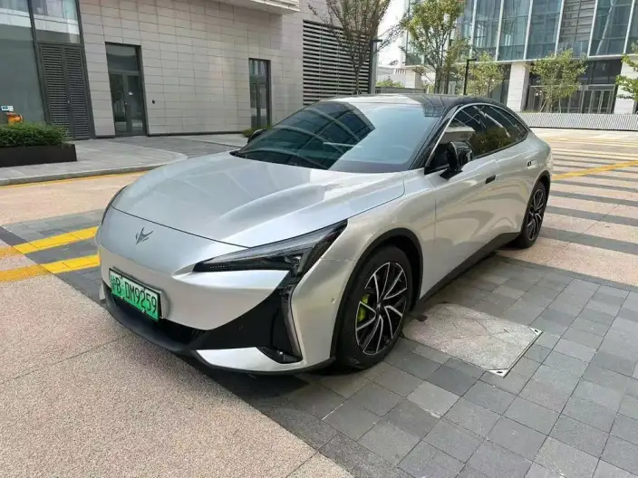 Arcfox α-S 5 2024 Model 560MAX 185kW
