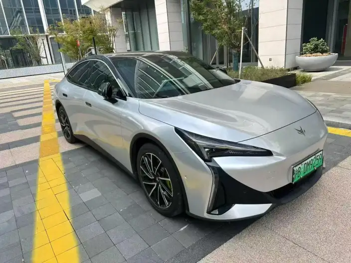 Arcfox α-S 5 2024 Model 560MAX 185kW