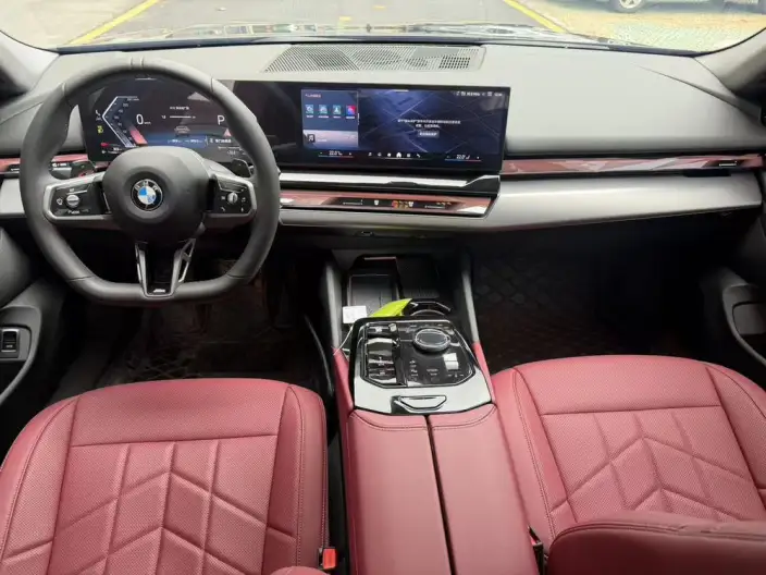 BMW 5 Series 2026 Model 530Li Leading Model M Sports Set – фото 7