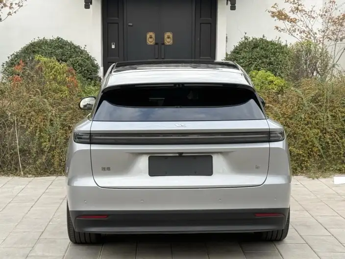 Li Auto i6 2025 Model 4WD Standard Edition – фото 5