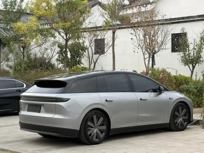 Li Auto i6 2025 Model 4WD Standard Edition – фото 6