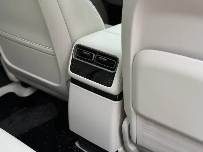 Li Auto i6 2025 Model 4WD Standard Edition – фото 7