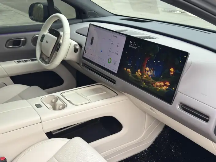 Li Auto i6 2025 Model 4WD Standard Edition – фото 10