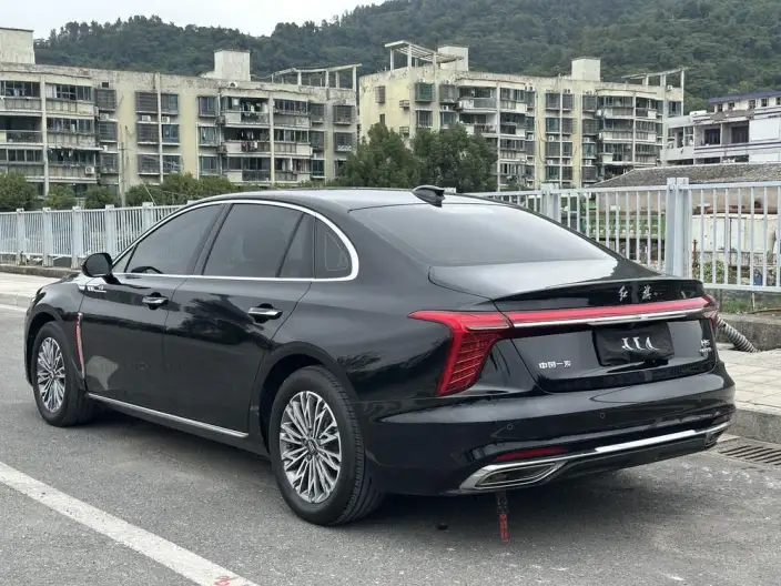 Hongqi H5 2023 Model 2.0T Automatic Flag Enjoy Edition