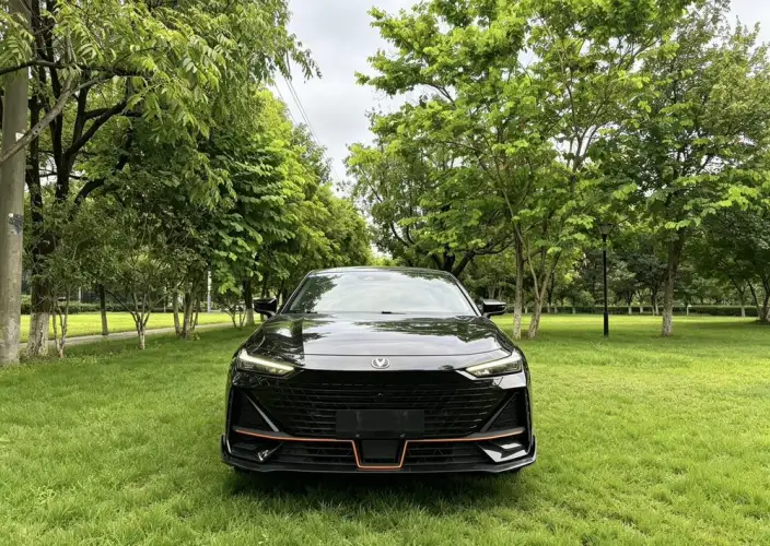 Changan UNI-V 2023 Model 1.5T Sports Edition