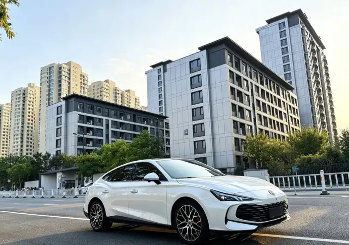 MG7 2026 Model 2.0T 405 AT Automatic Luxury Edition