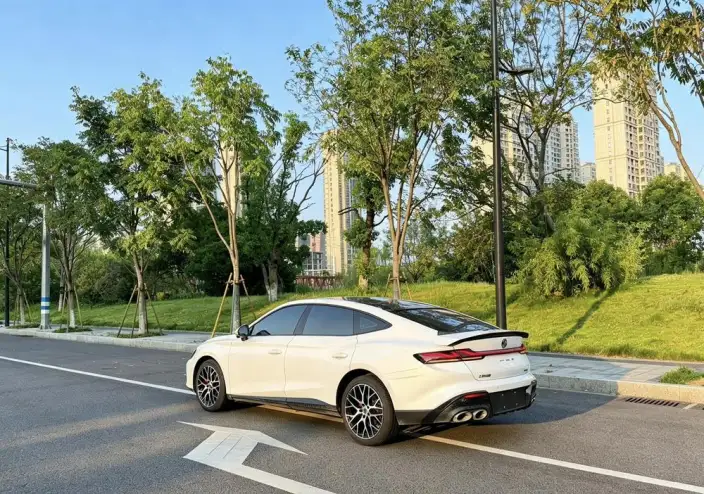 MG7 2026 Model 2.0T 405 AT Automatic Luxury Edition