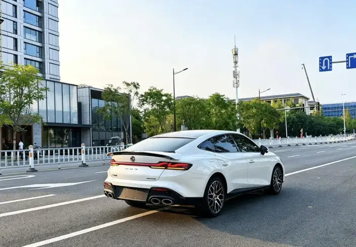 MG7 2026 Model 2.0T 405 AT Automatic Luxury Edition – фото 6