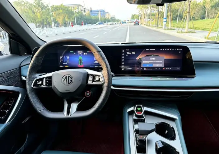 MG7 2026 Model 2.0T 405 AT Automatic Luxury Edition – фото 7