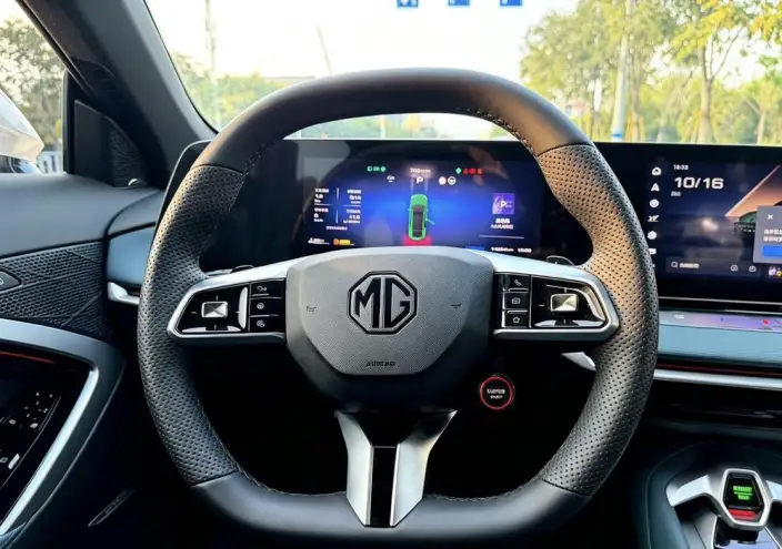 MG7 2026 Model 2.0T 405 AT Automatic Luxury Edition – фото 9