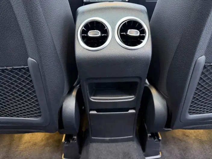 Mercedes-Benz GLB 2024 Model GLB 220 Dynamic Model – фото 10