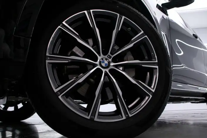 BMW X5 2022 Model xDrive 30Li M Sports Set – фото 10