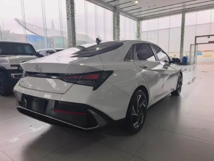 Hyundai Ioniq 2023 Model 1.5L CVT GLX Elite Edition – фото 6