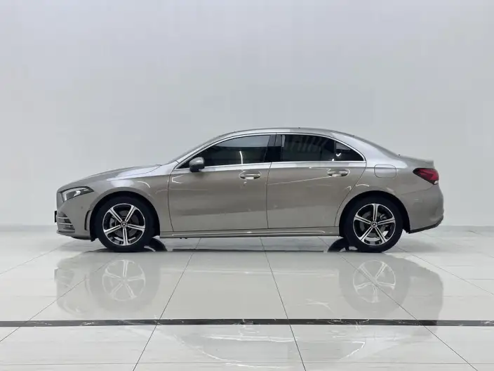 Mercedes-Benz A-class 2022 Model Facelift A 200 L Sports sedan Fashion Edition – фото 4