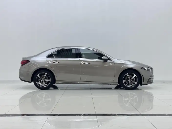 Mercedes-Benz A-class 2022 Model Facelift A 200 L Sports sedan Fashion Edition – фото 8