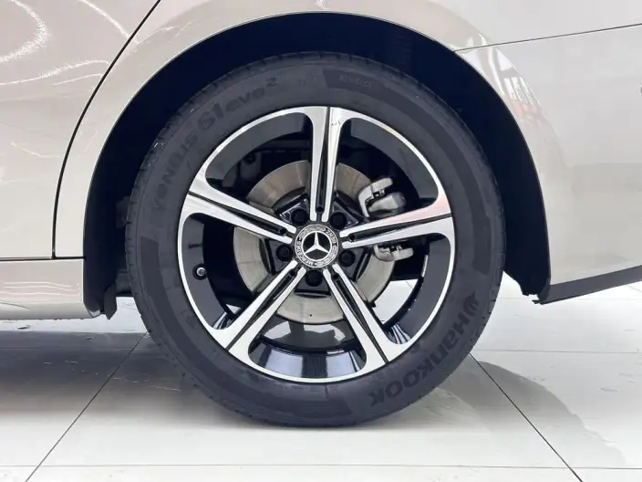 Mercedes-Benz A-class 2022 Model Facelift A 200 L Sports sedan Fashion Edition – фото 9