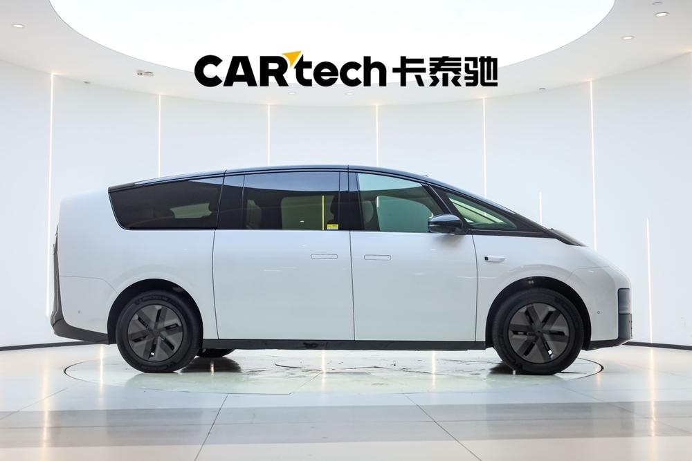 Li Auto MEGA 2025 Model Home Family Special Edition – фото 8