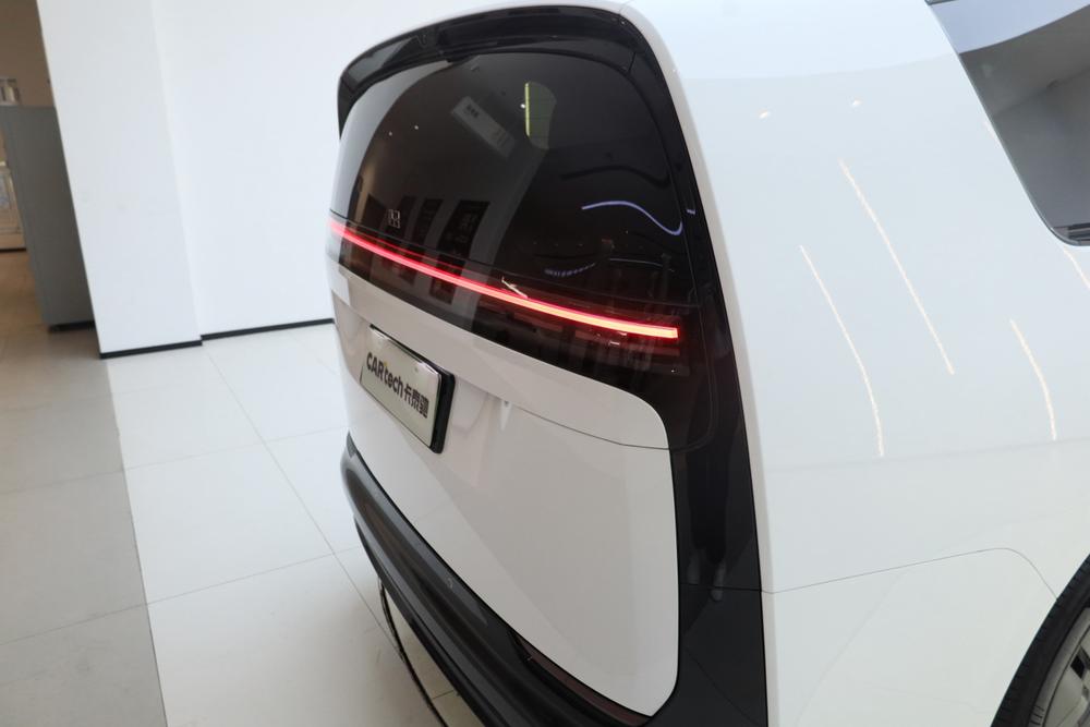 Li Auto MEGA 2025 Model Home Family Special Edition – фото 17