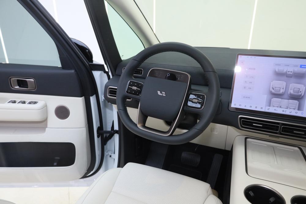 Li Auto MEGA 2025 Model Home Family Special Edition – фото 22