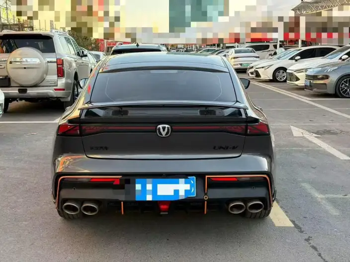 Changan UNI-V 2023 Model 2.0T Leading speed Edition – фото 5